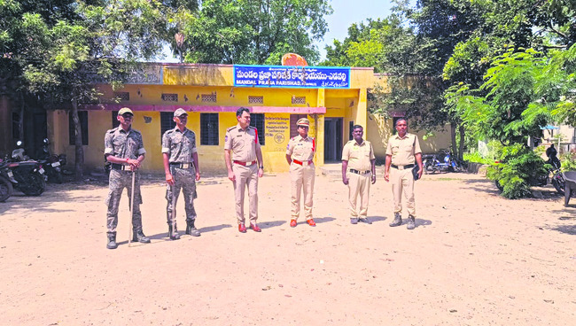 పలుచోట్ల నామినేషన్ల దాఖలు2