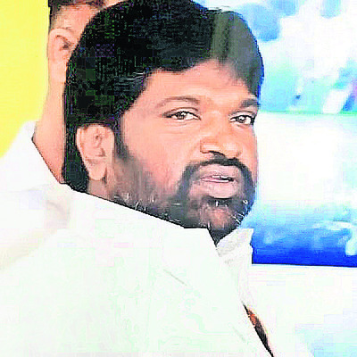 బస్సు నడిపిన  రవాణాశాఖ మంత్రి 2