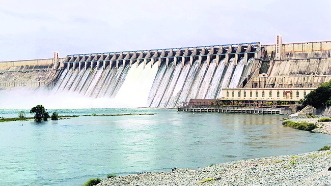 ప్రభుత్వ కేంద్రాల్లో ధాన్యం అమ్మి మద్దతు పొందాలి2