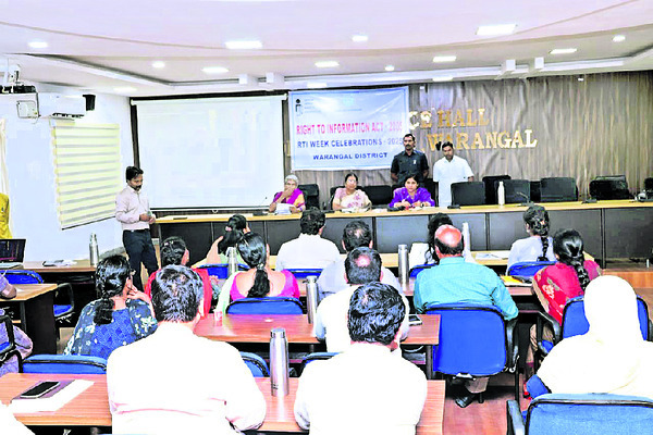 సృజనాత్మకతను వెలికి తీసేందుకే పోటీలు
2