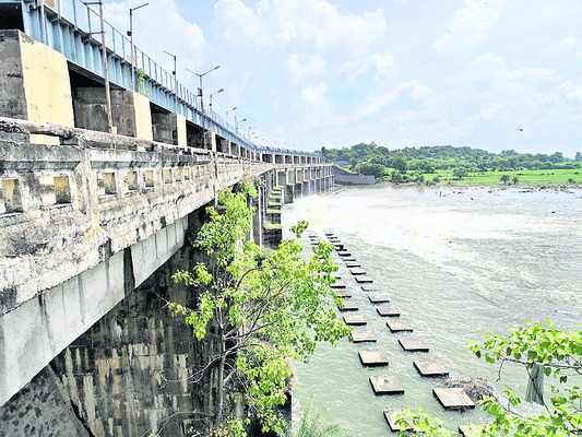 జూరాలకు 84,500 క్యూసెక్కుల ఇన్‌ఫ్లో 2