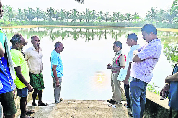 చెరువులో పడి పూజారి మృతి1