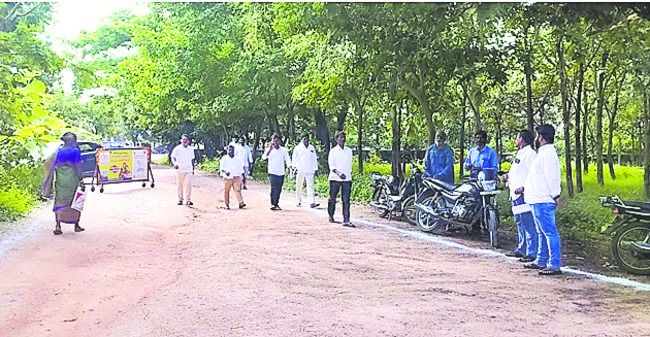కోలాహలం.. నిరుత్సాహం1