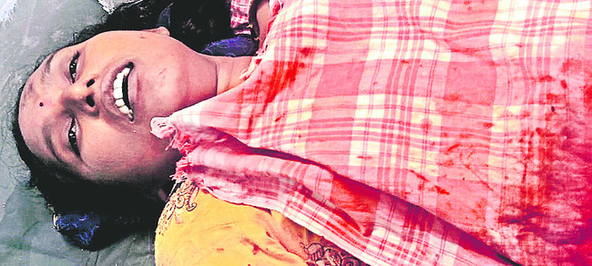 మినీ ట్రక్కు ఢీకొని..1