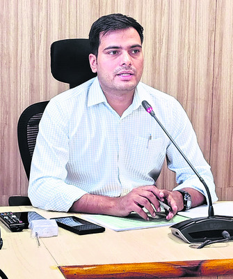 రీ సర్వేపనుల్లో అలసత్వాన్ని సహించం 1