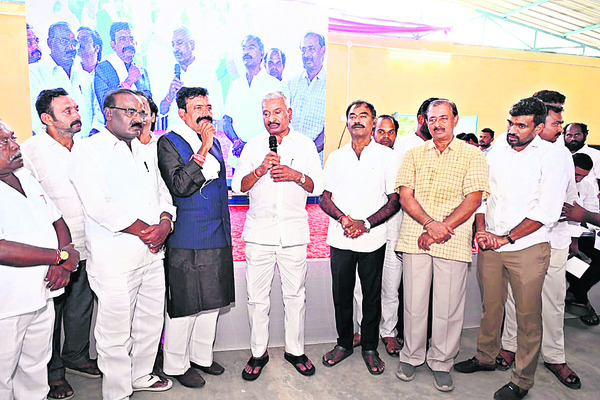 దోచుకోవడమే లక్ష్యంగా పాలన 1