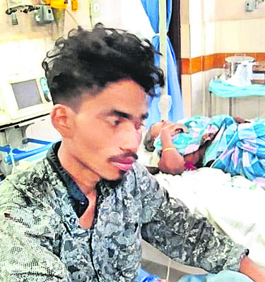 మద్యం మత్తులో యువకుడి వీరంగం 1