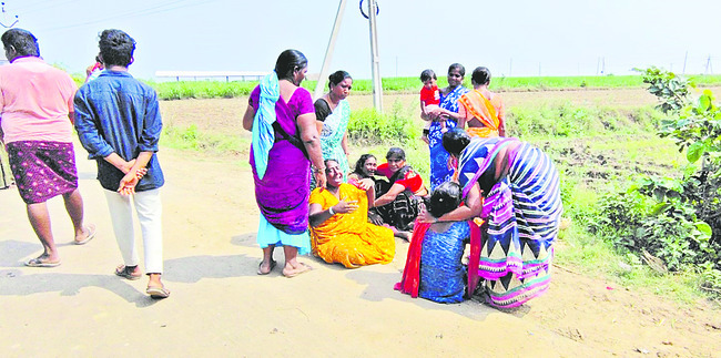 రోడ్డు ప్రమాదంలో యువకుడు మృతి 2