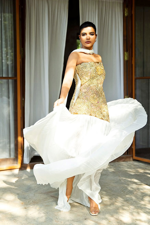 Actress Aishwarya Rajesh Looks Stunning in Latest Photoshoot5