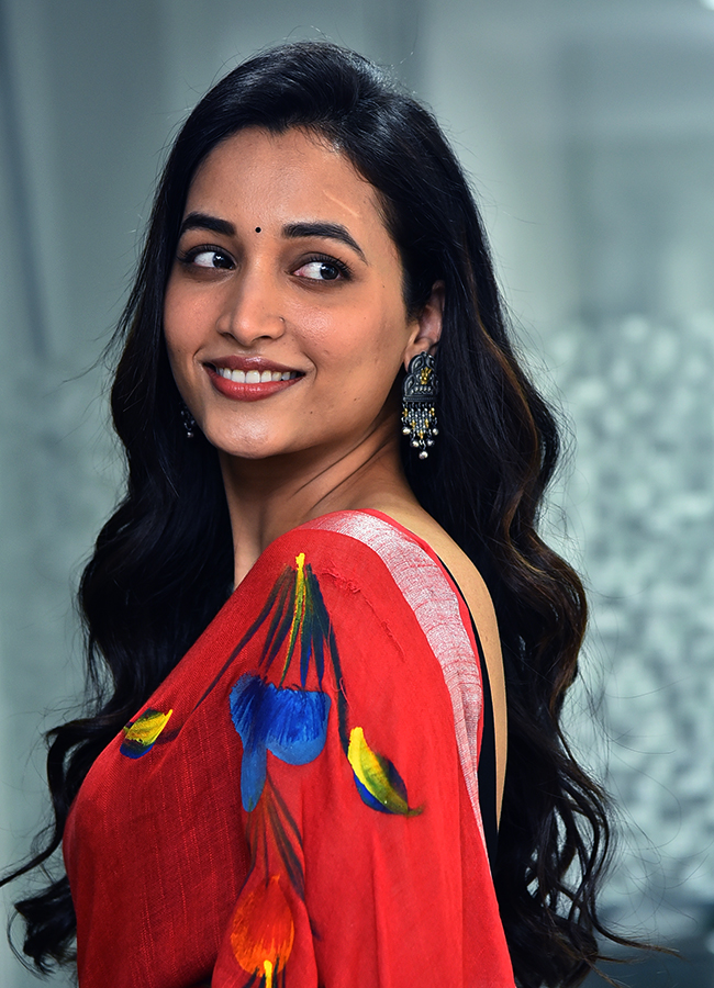 Heroine Srinidhi Shetty Interview In Telugu Katha Movie13