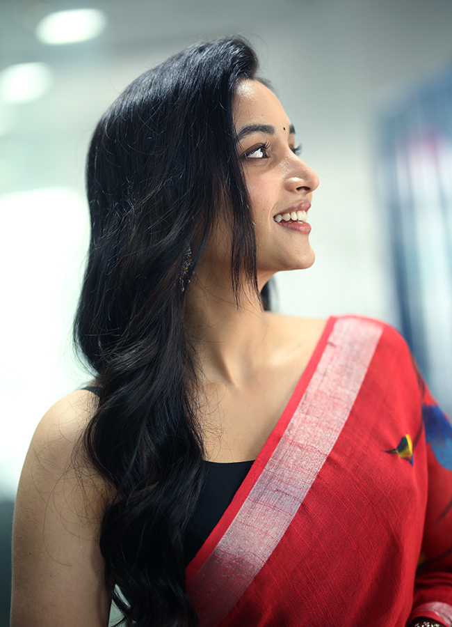 Heroine Srinidhi Shetty Interview In Telugu Katha Movie7