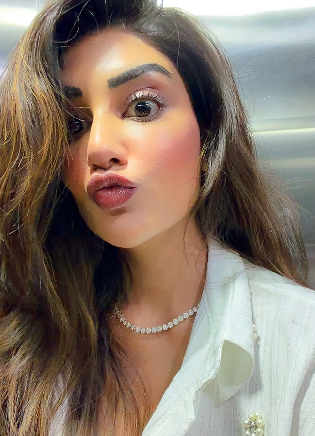 Tollywood actress Surekha Vani's daughter latest pics.. Photos15
