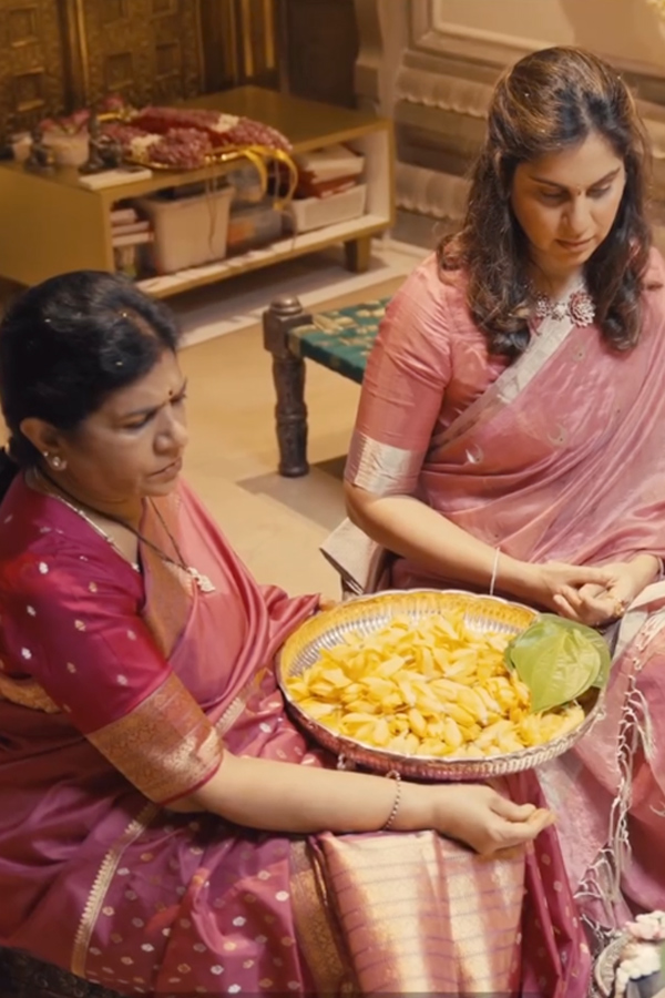 Surekha Konidela And Upasana Konidela Performed Pooja At Home Photos15