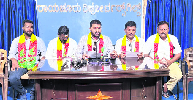 పంచాయతీ అధ్యక్షురాలిపై చర్యలు తీసుకోండి 2