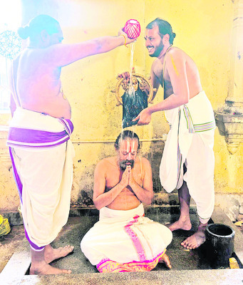 ఆదాయమున్నా.. కనిపించని వైభవం! 1