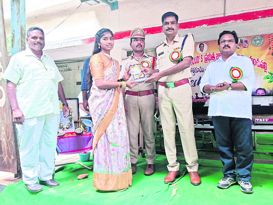 శాంతి భద్రతలను పరిరక్షించాలి1