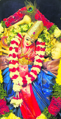 ఉత్సవాలకు ముస్తాబైన చాముండేశ్వరి ఆలయం 1