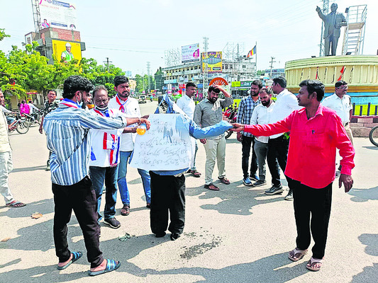 బీసీ సంఘాల ఆందోళన.. రాస్తారోకోలు2