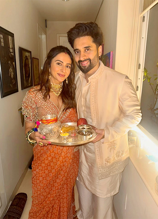 Actress Lavanya Tripathi And Kajal Aggarwal Karwa Chauth Festival Photos11
