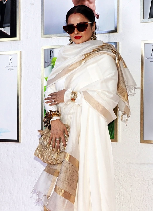 Bollywood Actress Rekha Fashion Looks Latest Photos13