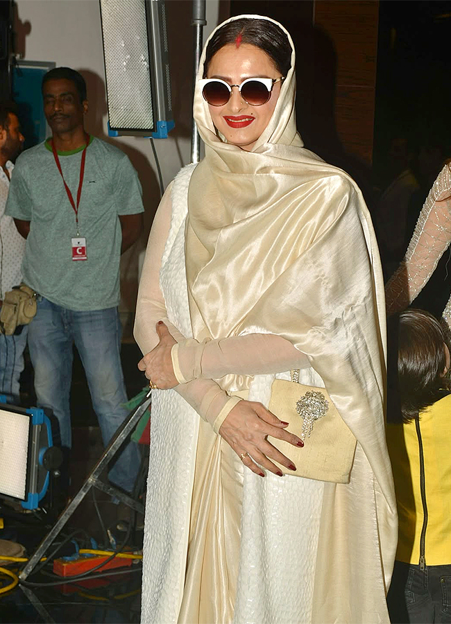 Bollywood Actress Rekha Fashion Looks Latest Photos14