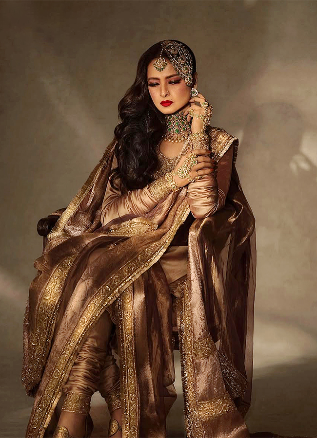 Bollywood Actress Rekha Fashion Looks Latest Photos4