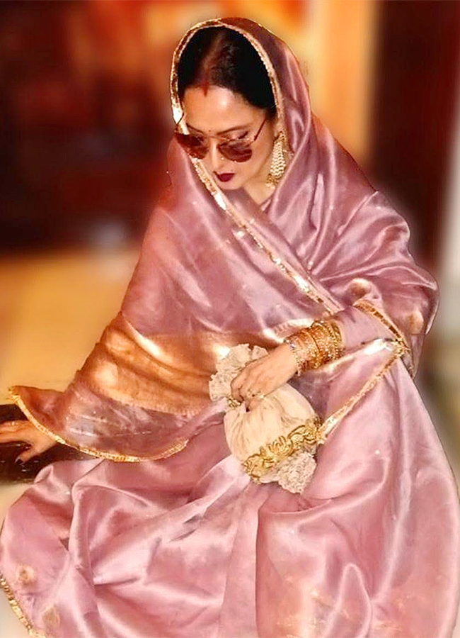 Bollywood Actress Rekha Fashion Looks Latest Photos9