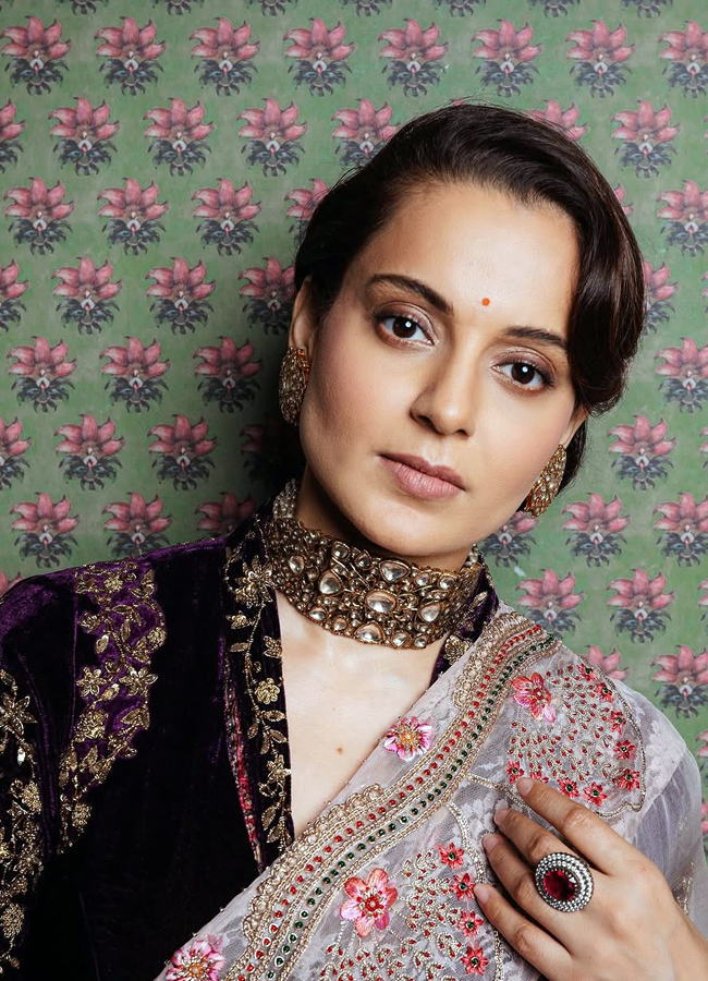 Actress Kangana Ranaut Latest Pictures In Saree Photos7