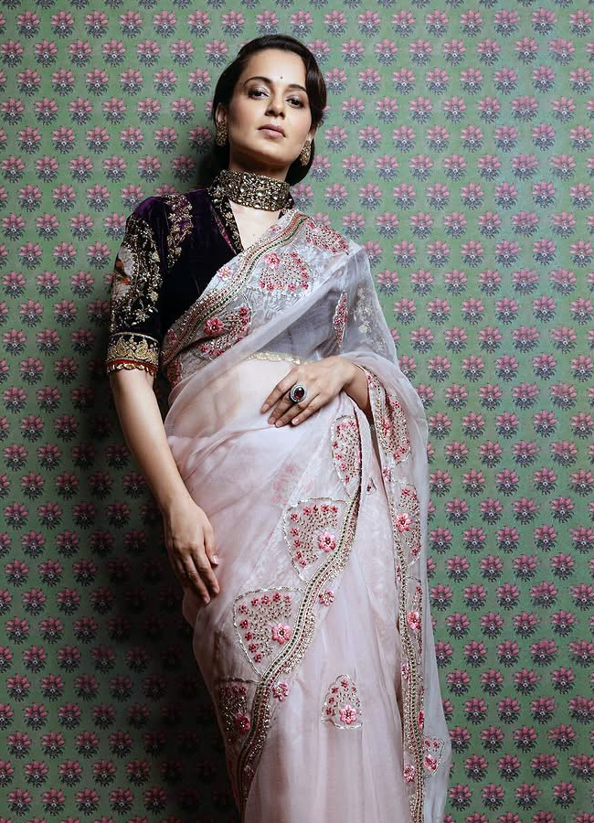Actress Kangana Ranaut Latest Pictures In Saree Photos8