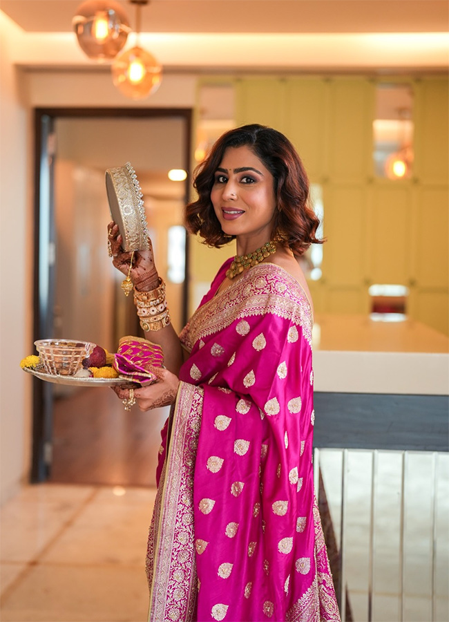 Karwa Chauth 2025 Bollywood Celebration Photos11