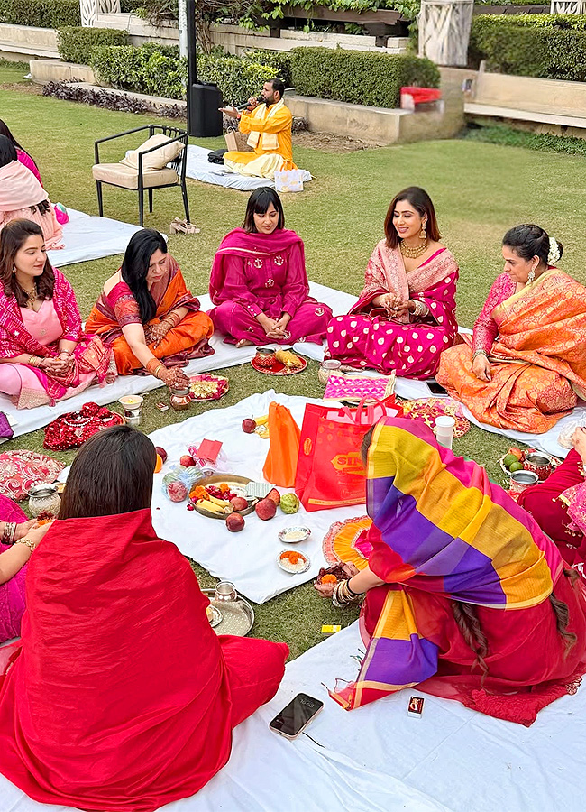 Karwa Chauth 2025 Bollywood Celebration Photos12