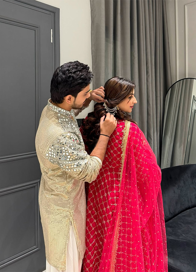 Karwa Chauth 2025 Bollywood Celebration Photos8