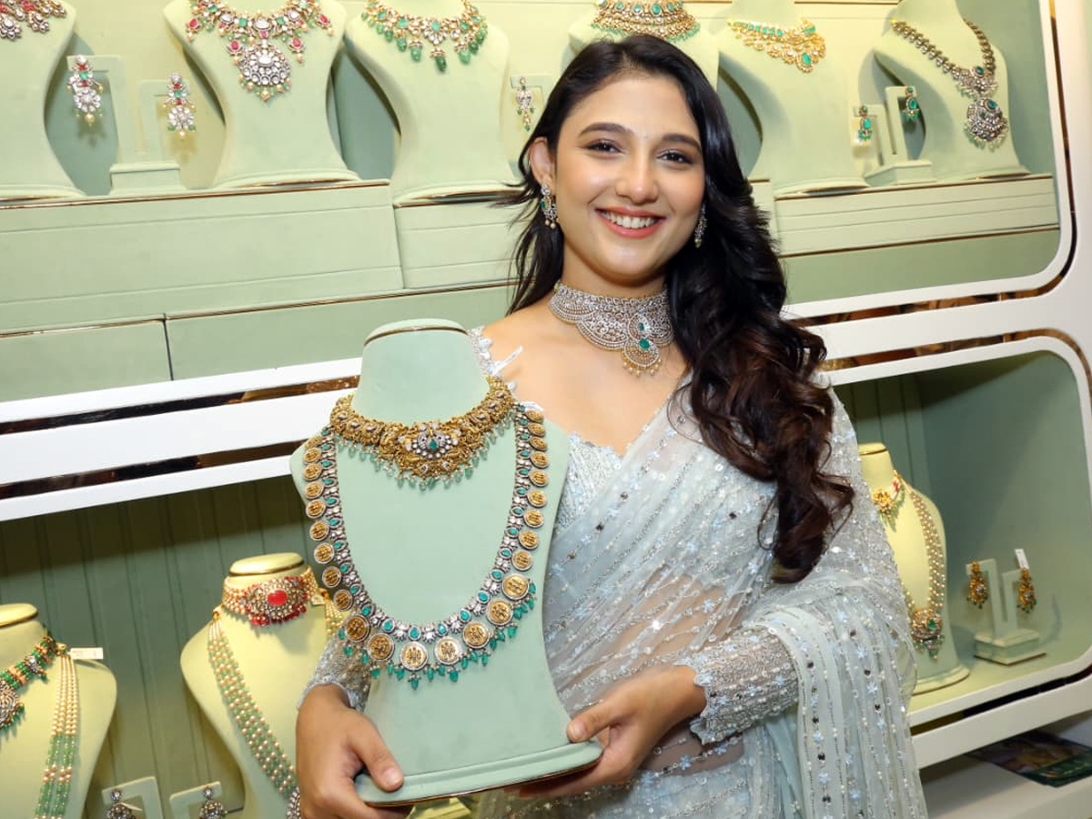 Mirai lead actress Ritika Nayak, Priyanka in Chandanagar, Hyderabad8