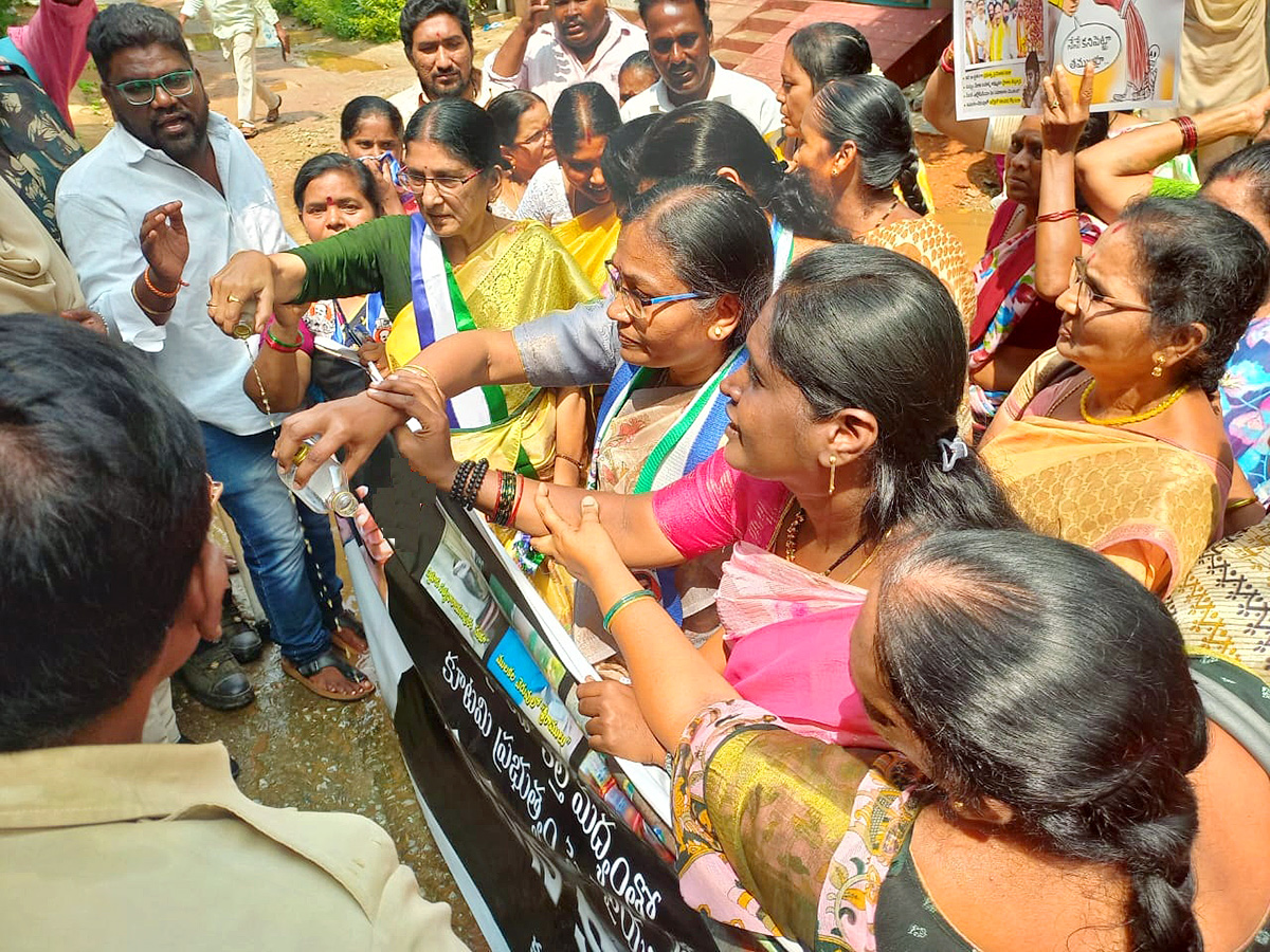 Women Slams Pawan Kalyan and Chandrabab Spurious Liquor Racket5