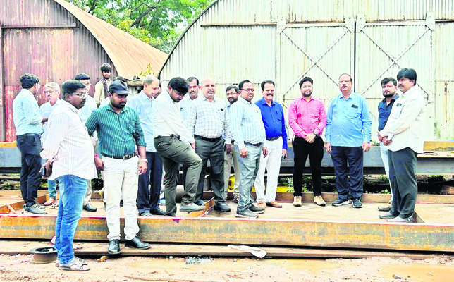 అంబేడ్కర్ హాస్టల్లో తనిఖీ2
