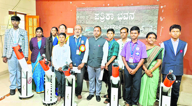 అనాథగా హంపీ ఉగ్ర నరసింహ విగ్రహం1