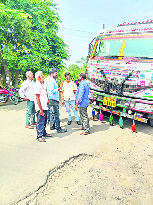 కాలసర్ప, శని పూజలకు భక్తుల రద్దీ
1