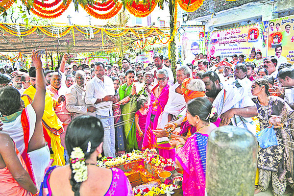 చాకరిమెట్లలో పూజలు 
2