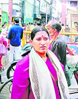 రోడ్డు ప్రమాదంలో నెమలి మృతి 3