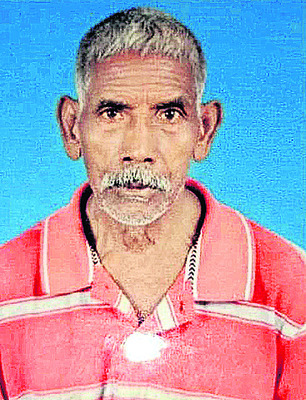 పేదలకు దుస్తులు పంపిణీ 3