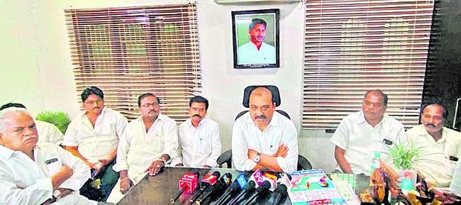 ప్రైవేటీకరణ నిర్ణయం వెనక్కి తీసుకోవాల్సిందే 1