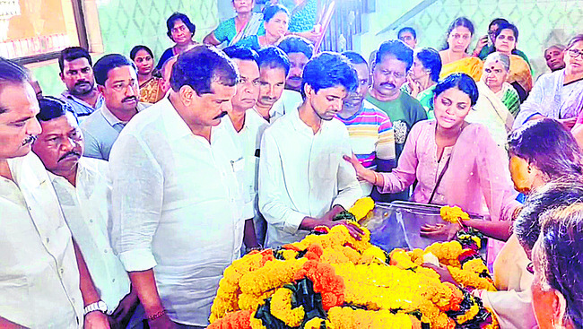 పువ్వల నాగేశ్వరరావు మృతి1