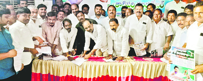 పేదోళ్ల ఆరోగ్యాన్ని దూరం చేసేందుకు కుట్ర 1