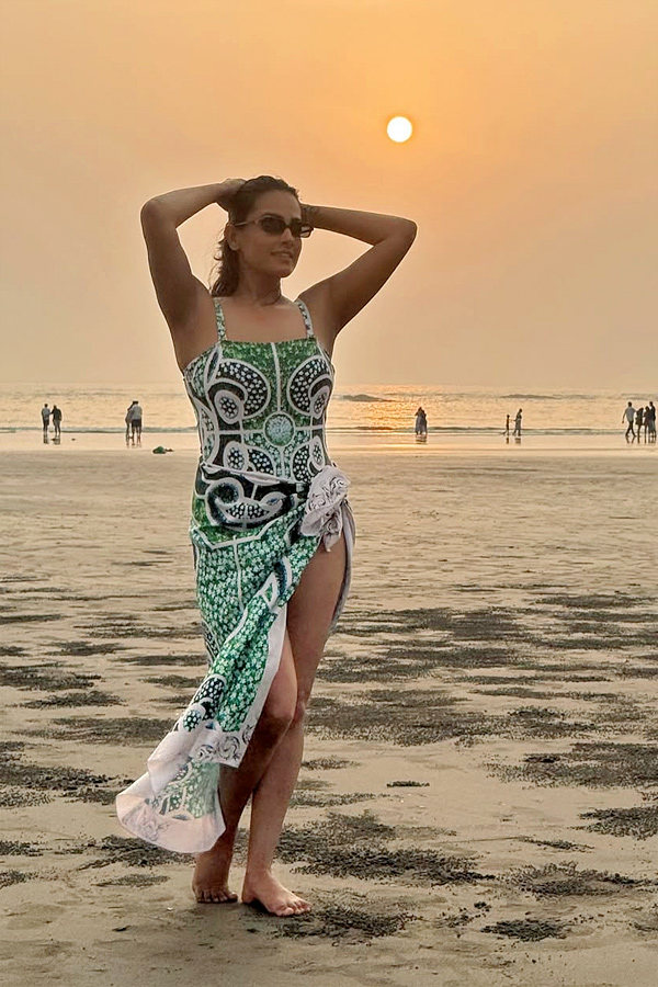 Anita Hassanandani Takes Some Time Off For Family Vacation Photos7
