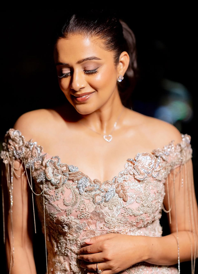 Priyamani in designer dress at Filmfare Awards ceremony (photos)2