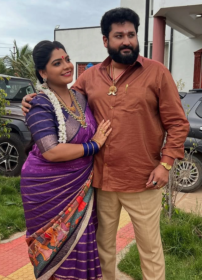 Actor to become father in second marriage with serial actress (photos)12