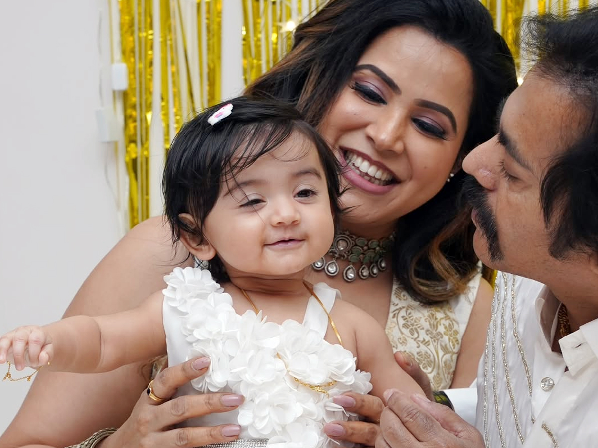 Comedian daughter 'half-year' birthday celebrations (photos)3