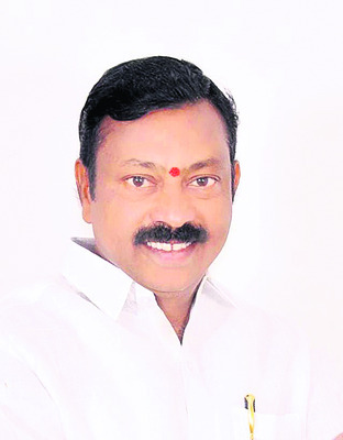 ఆత్మగౌరవాన్ని దెబ్బతీస్తున్నారు
1