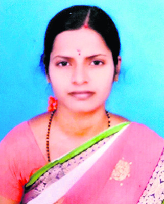 కుటుంబాలు వీధిన పడుతున్నాయి
1