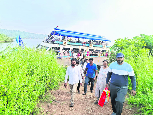 సాగర్‌ నాలుగు గేట్లు ఓపెన్‌1